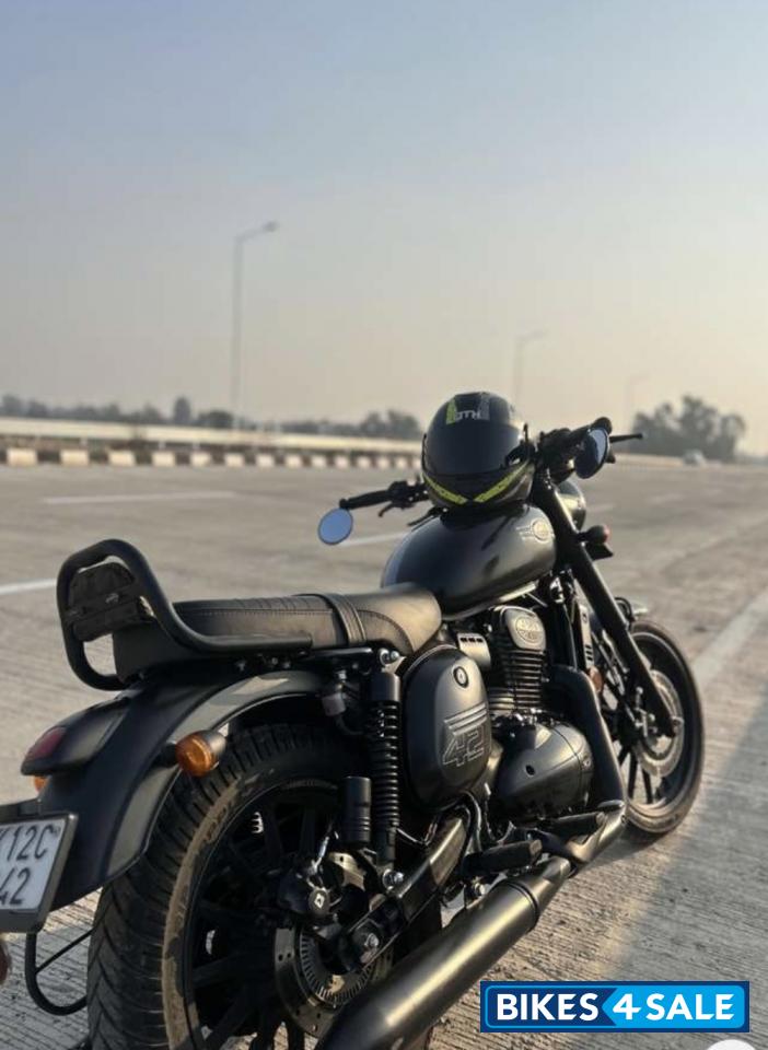 Jawa 42 Dual Channel ABS AllStar Black