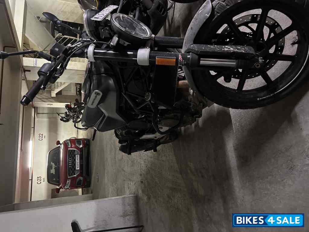 Husqvarna Svartpilen 250