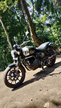 Royal Enfield Hunter 350 Metro