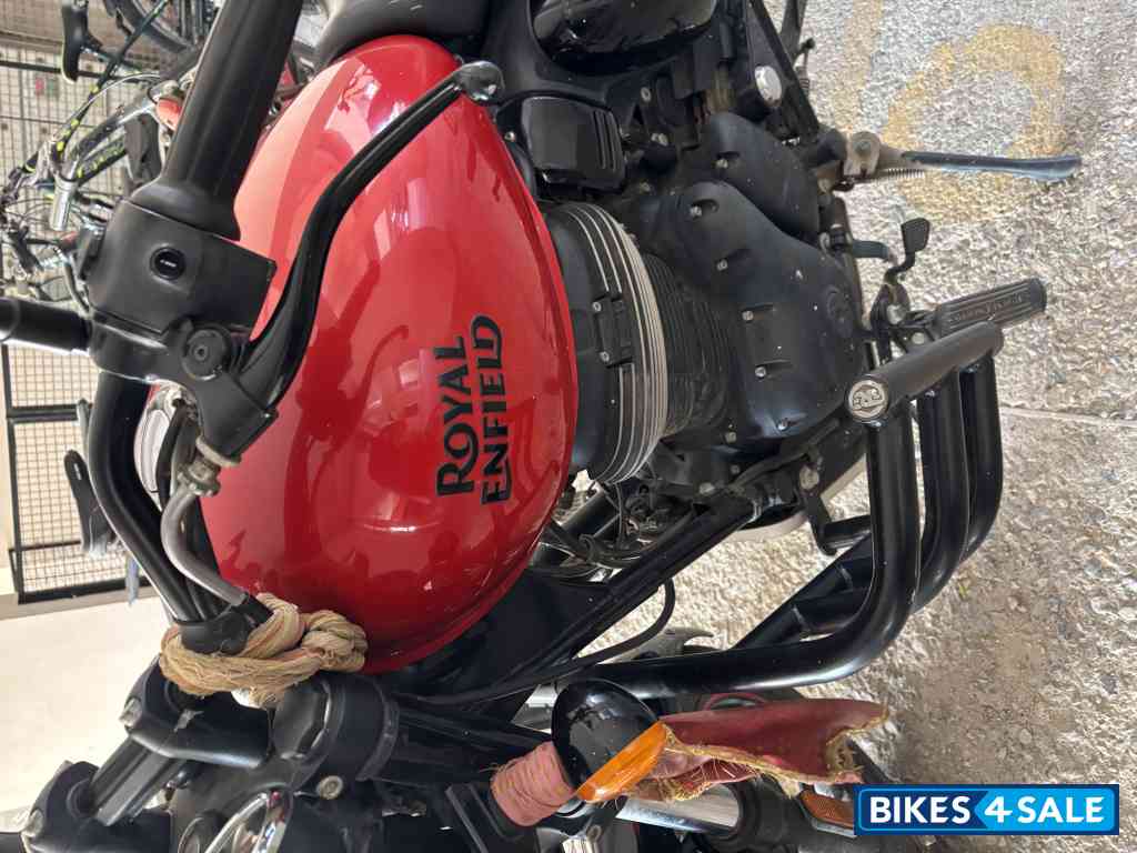 Red Royal Enfield Meteor 350