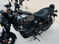 Royal Enfield Hunter 350 Metro
