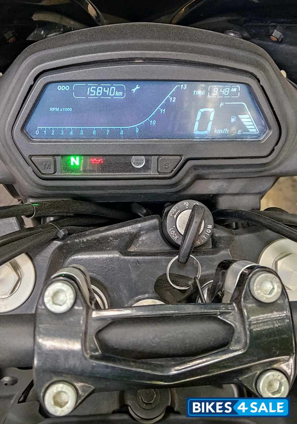 Black Bajaj Dominar 250 2022