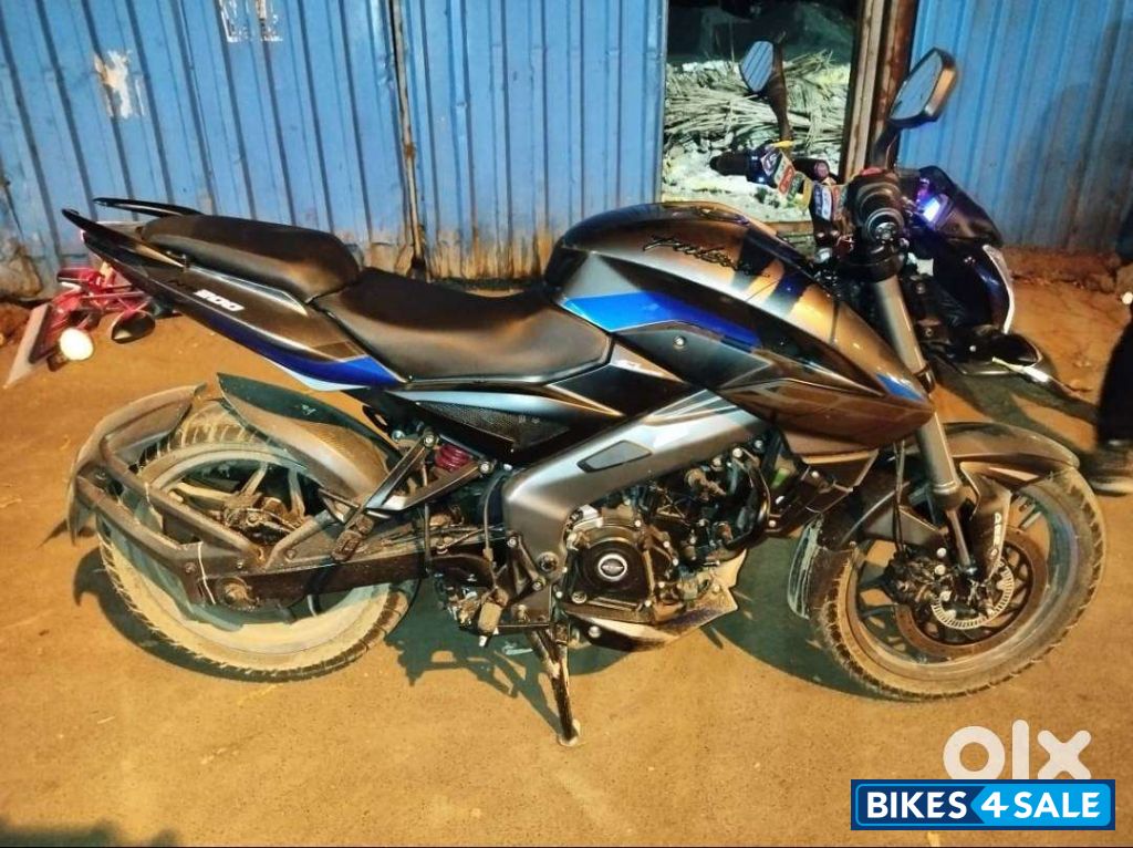 Blue Bajaj Pulsar 200 NS ABS