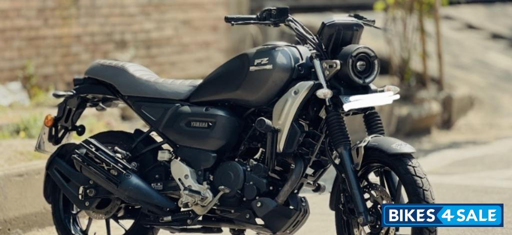 Black Yamaha FZ-X