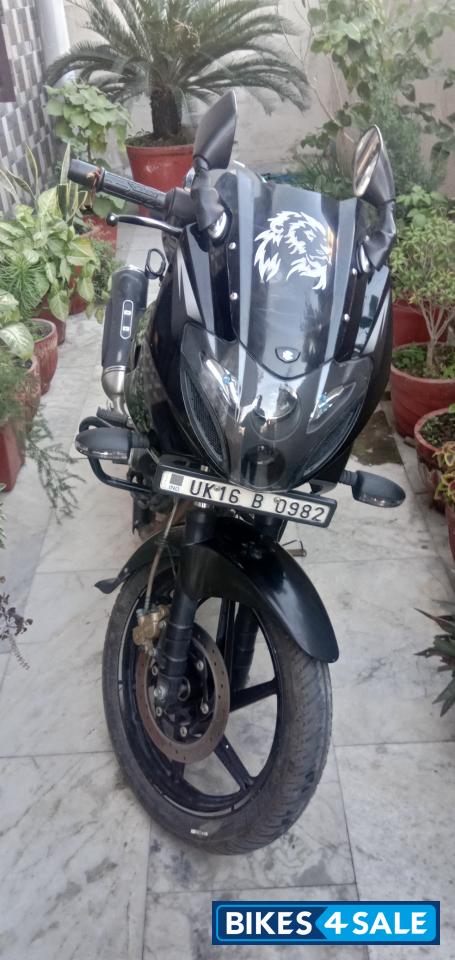 Black Bajaj Pulsar 220F