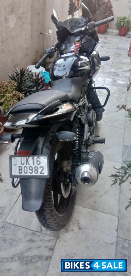 Black Bajaj Pulsar 220F