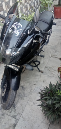 Black Bajaj Pulsar 220F