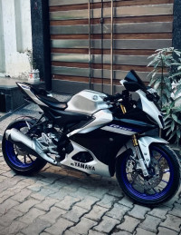 Metallic Grey Yamaha R15M