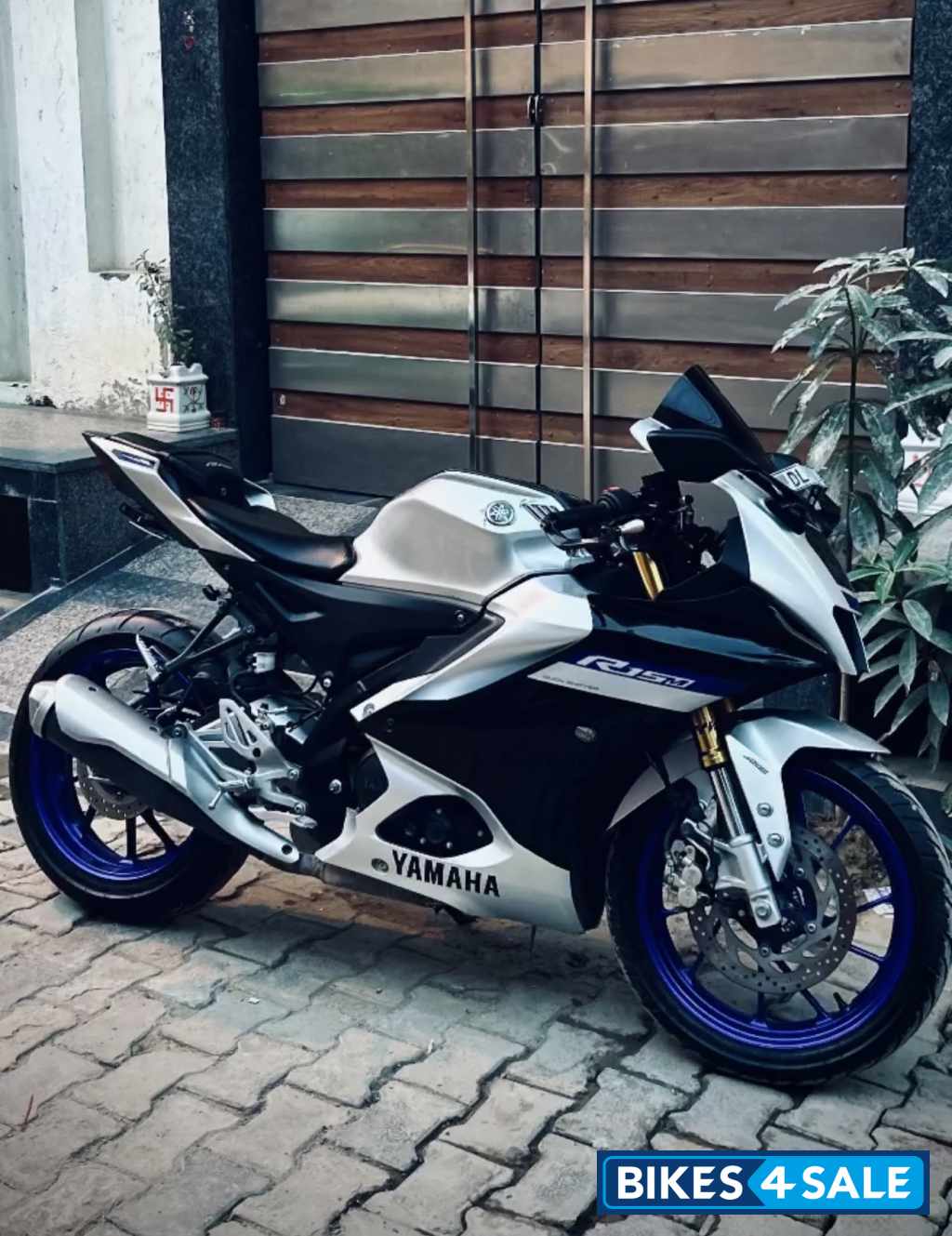 Metallic Grey Yamaha R15M