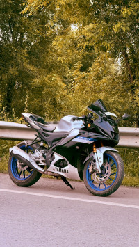 Metallic Grey Yamaha R15M