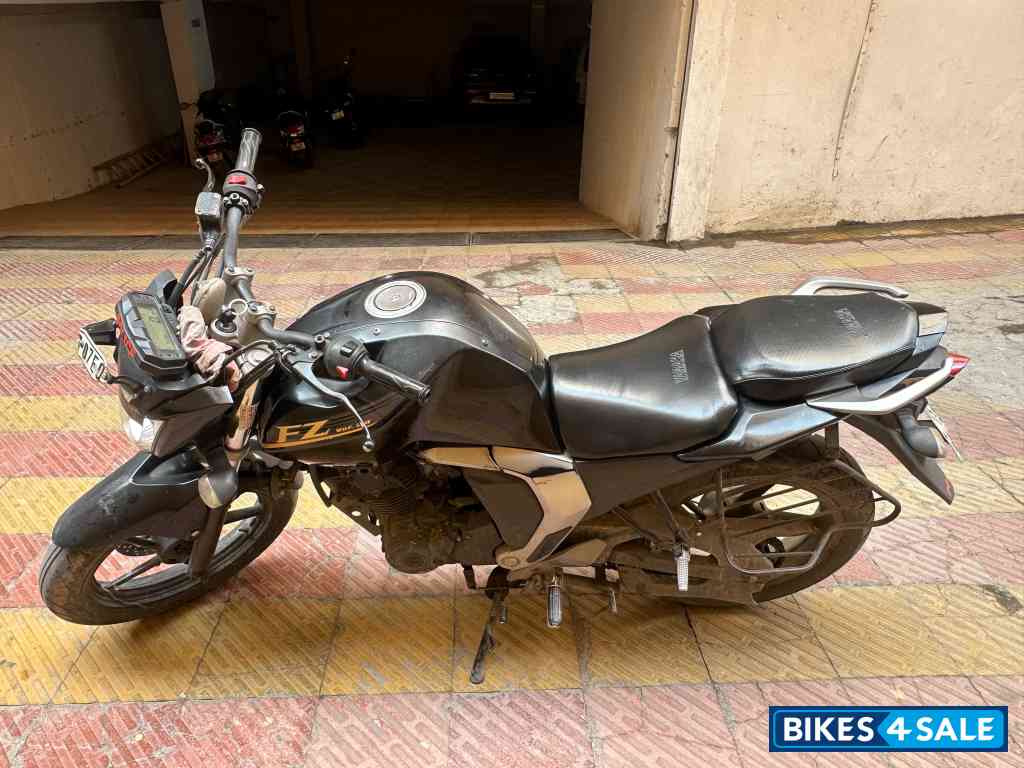 Yamaha FZ FI V2