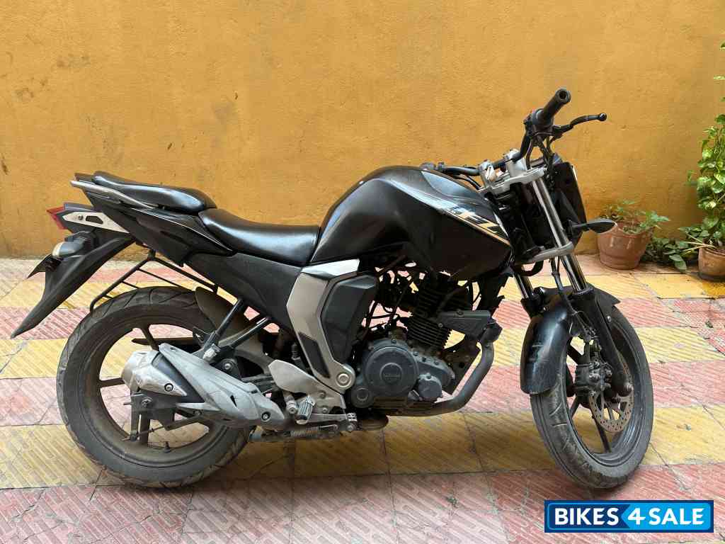 Yamaha FZ FI V2