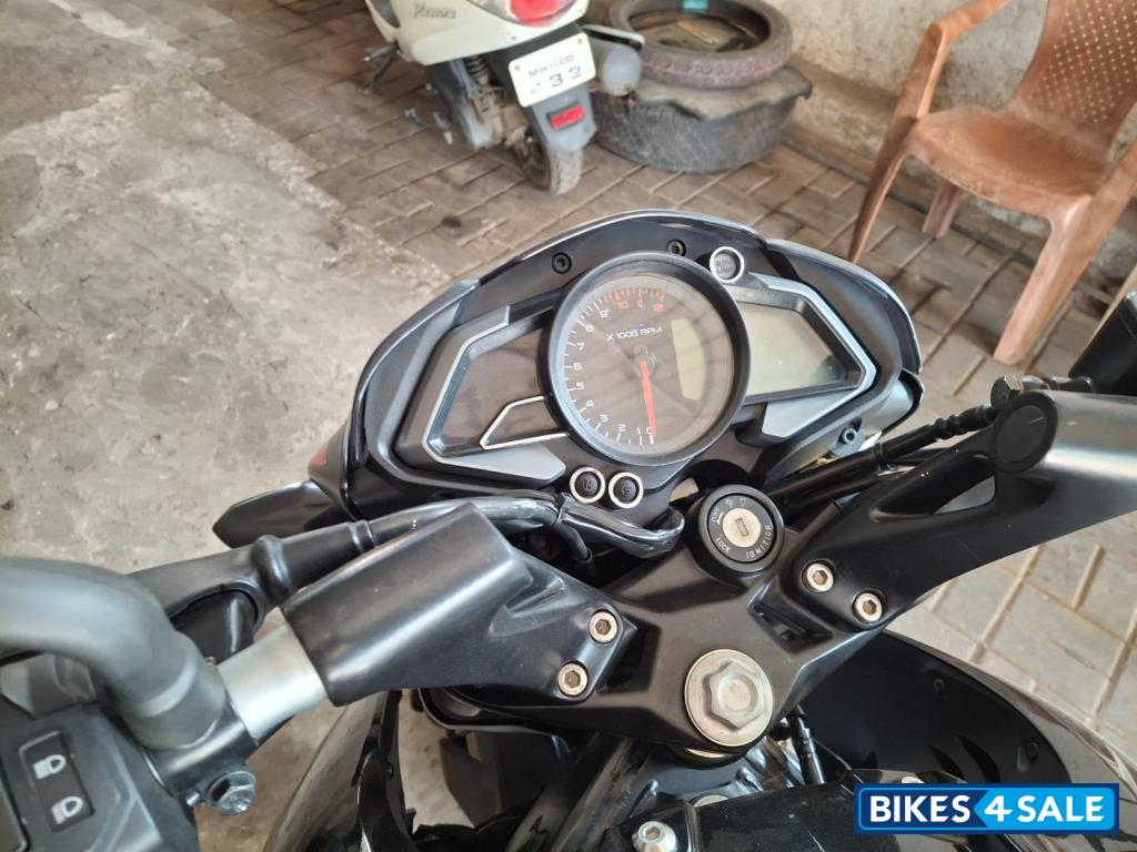 Black Bajaj Pulsar 200 NS