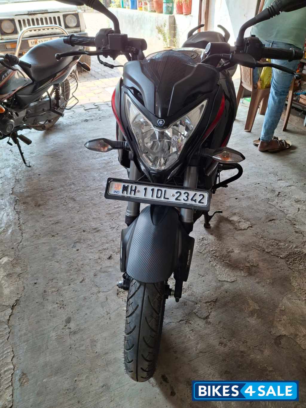 Black Bajaj Pulsar 200 NS