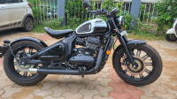 Jawa 42 Bobber Black Mirror