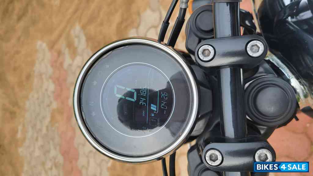 Jawa 42 Bobber Black Mirror