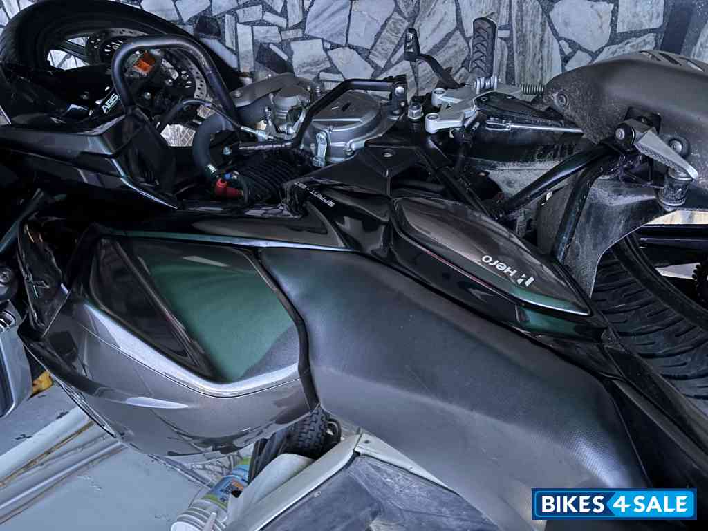 Black Hero Xtreme 125R