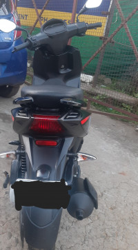 Black Aprilia SR 160 Carbon ABS
