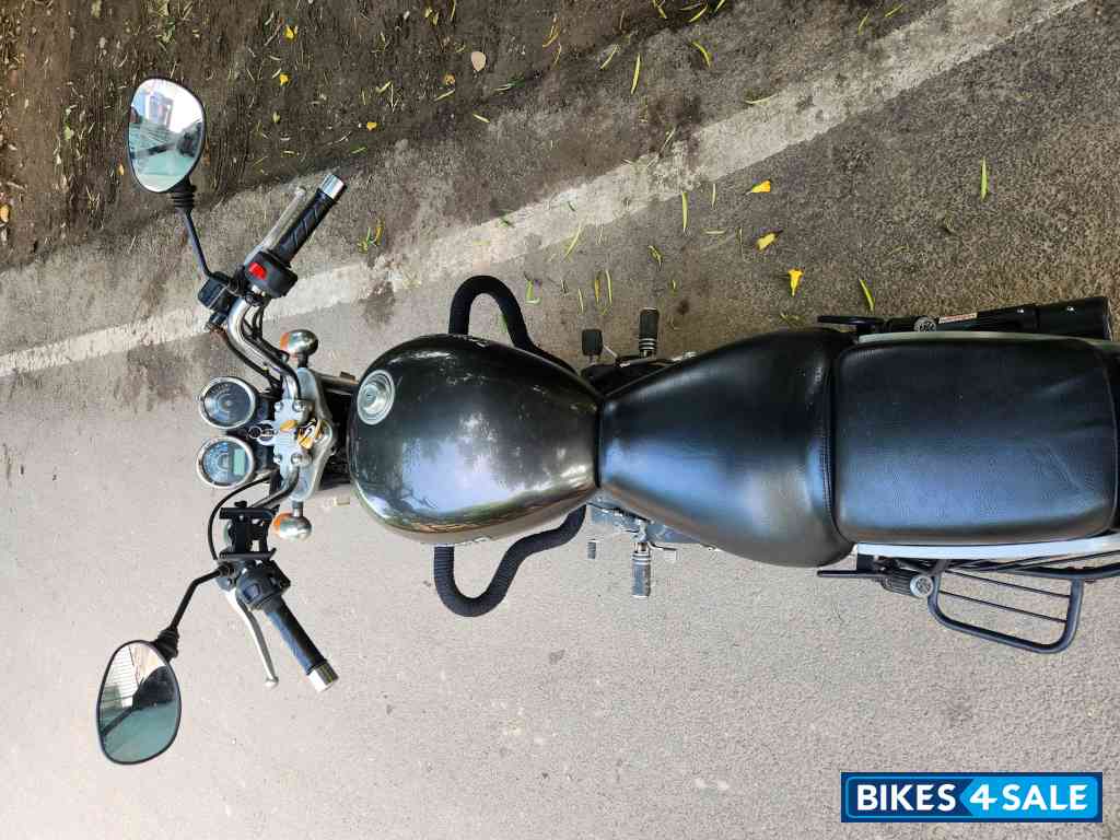 Black Royal Enfield Thunderbird 350