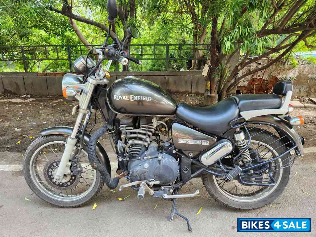 Black Royal Enfield Thunderbird 350