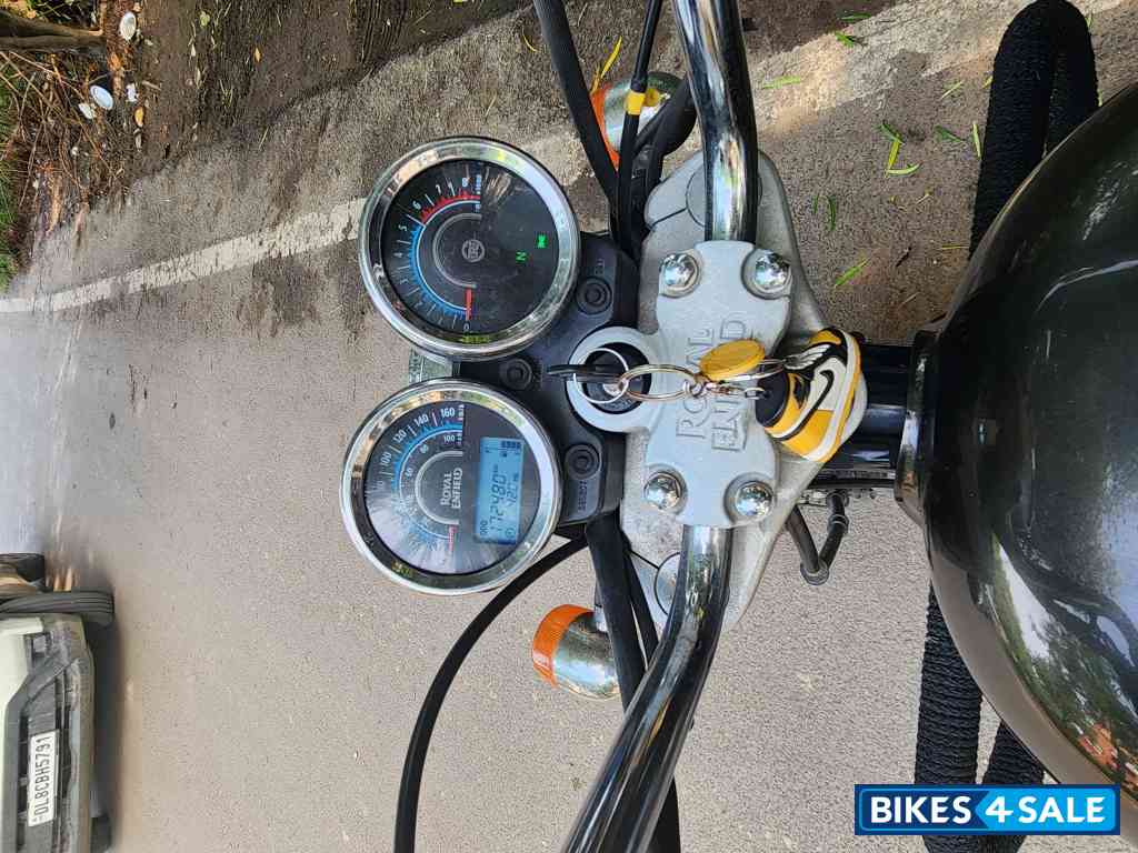 Black Royal Enfield Thunderbird 350