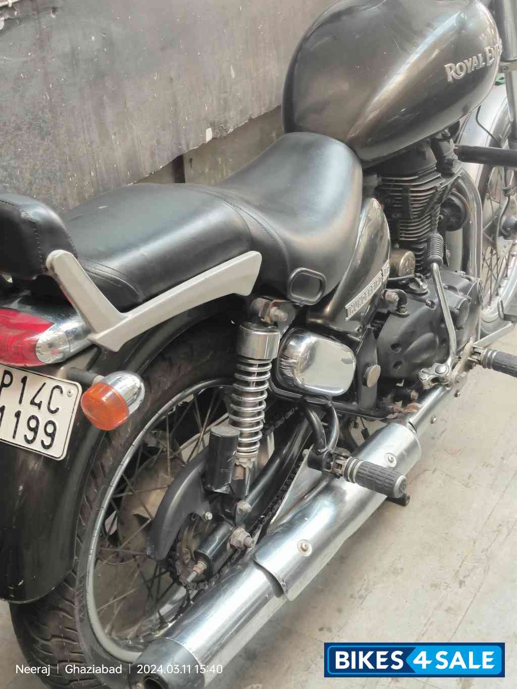 Black Royal Enfield Thunderbird 350
