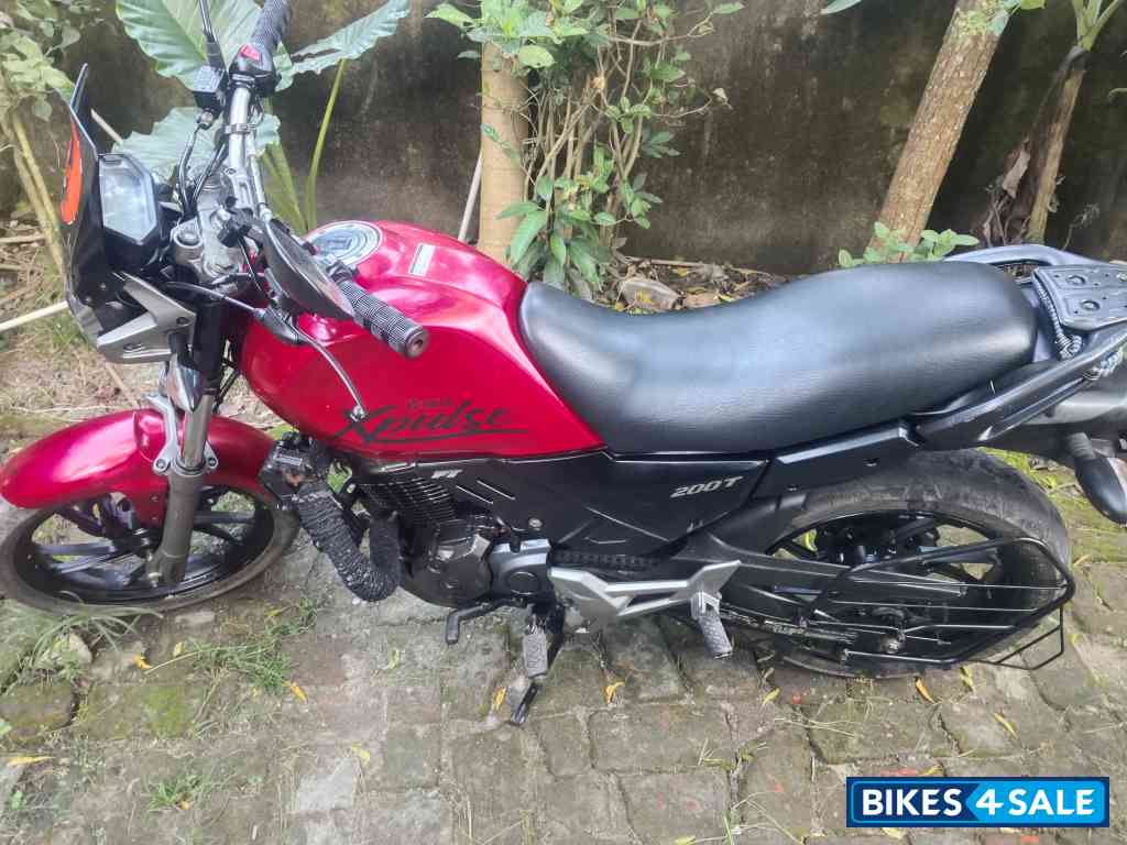 Red Black Hero XPulse 200T BS6