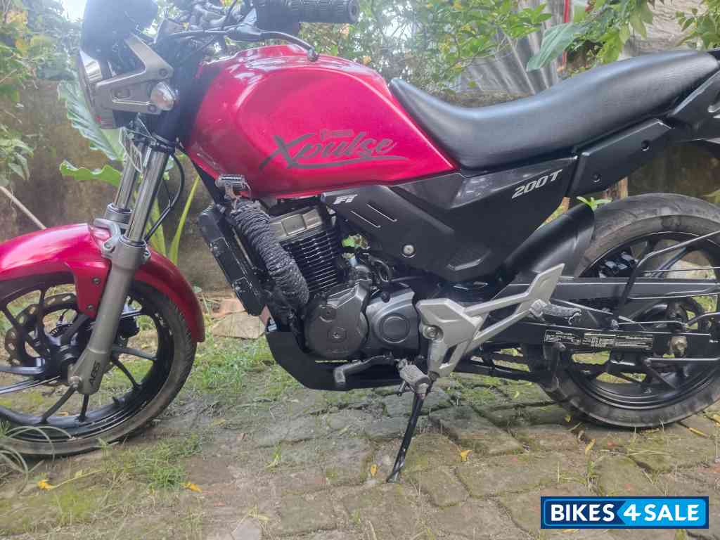 Red Black Hero XPulse 200T BS6