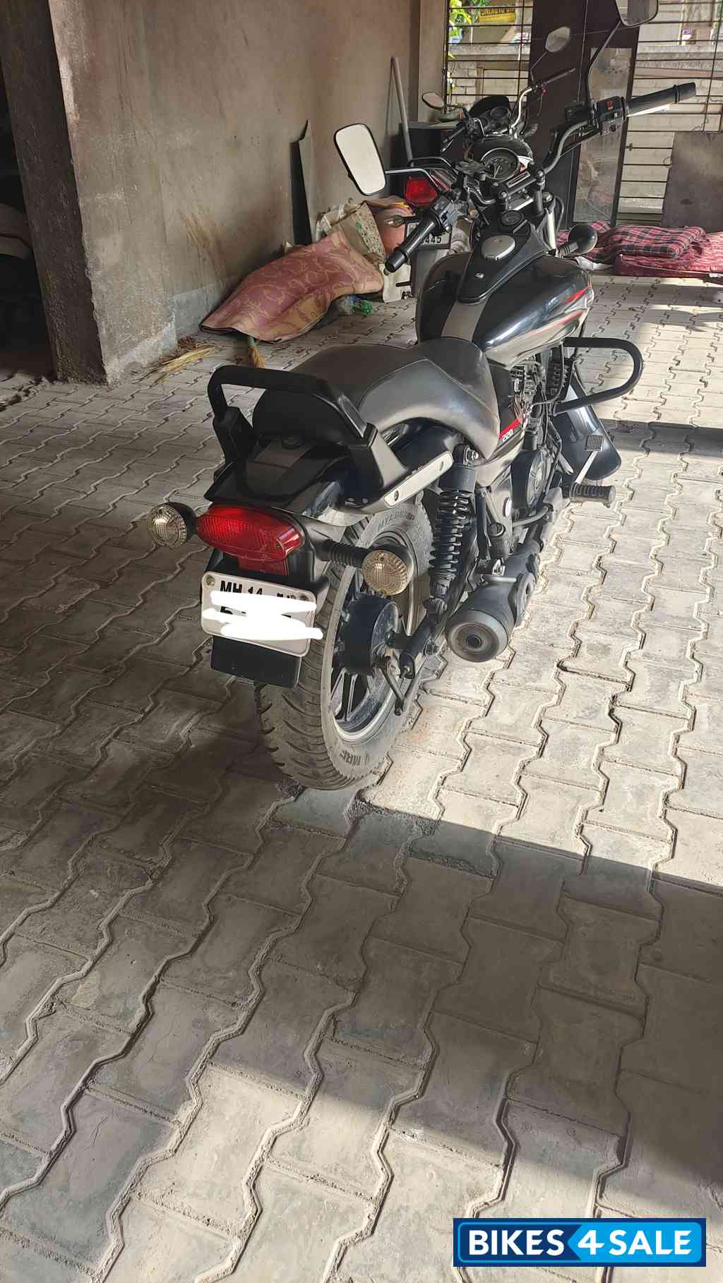 Bajaj Avenger Street 220