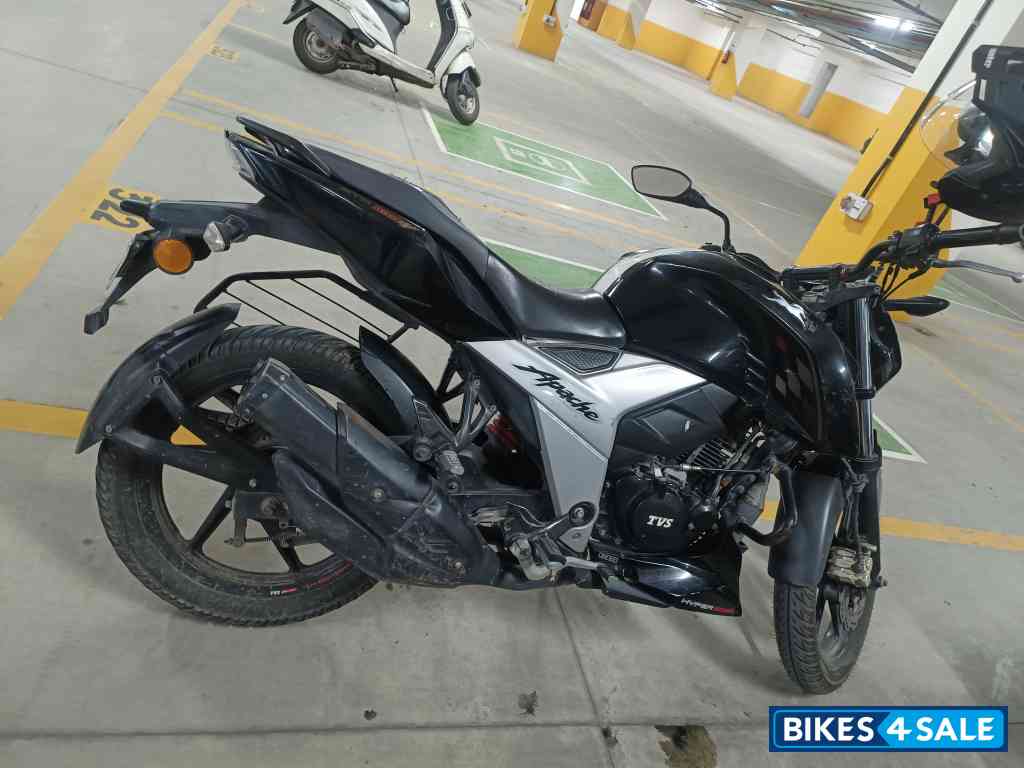 TVS Apache RTR 160 4V BS6