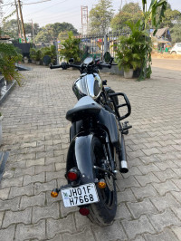 Jawa 42 Bobber Black Mirror 2023 Model