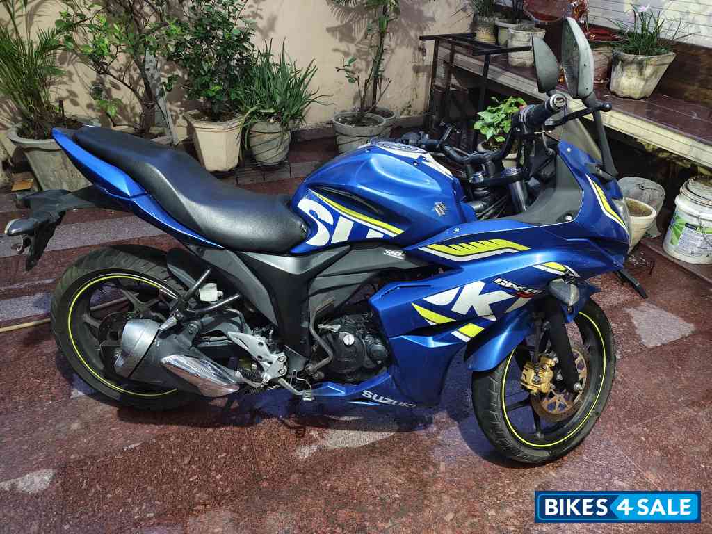Suzuki Gixxer SF