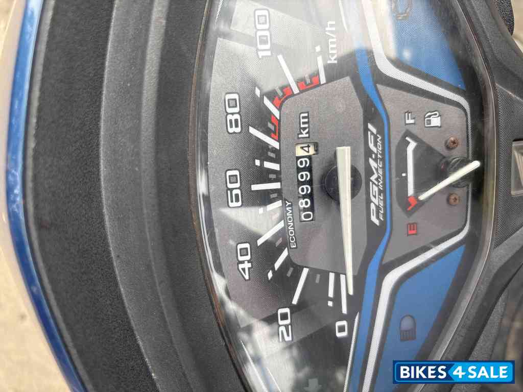 Falcon Blue Metallic Honda Activa 6G Dlx