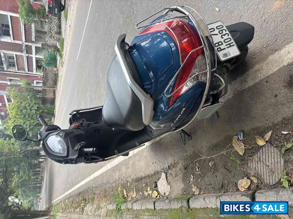Falcon Blue Metallic Honda Activa 6G Dlx