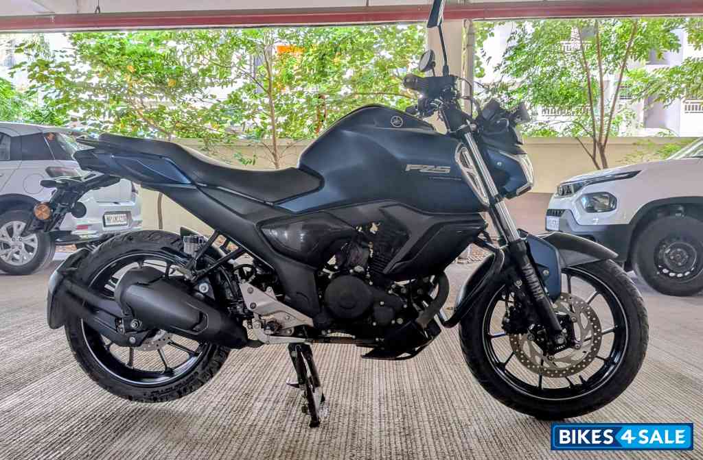 Blue Yamaha FZ-S FI Ver 4.0 Blue Yamaha FZ-S FI Ver 4.0