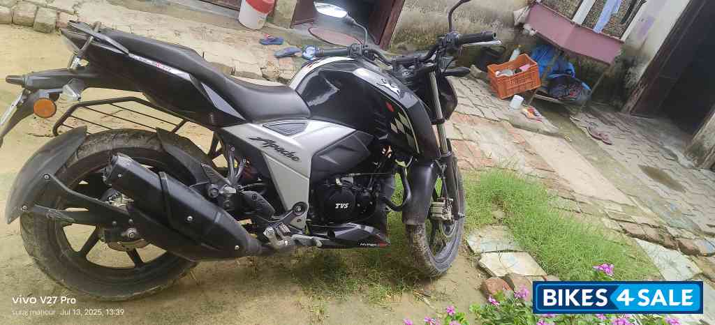 TVS Apache RTR 160 4V