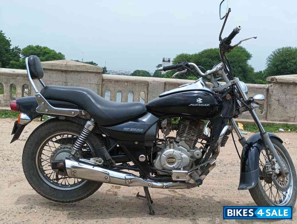 Bajaj Avenger Cruise 220