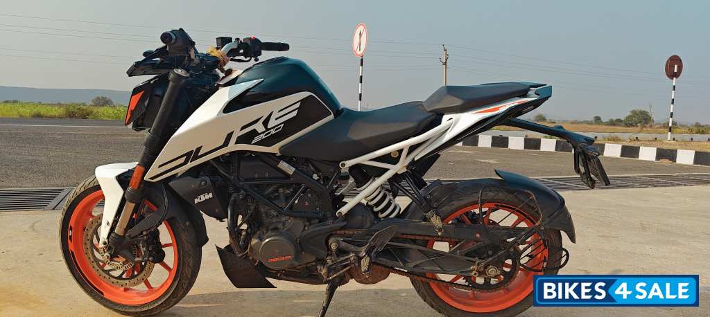 KTM Duke 200 ABS