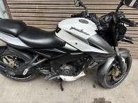 White Bajaj Pulsar 200 NS