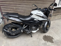 White Bajaj Pulsar 200 NS