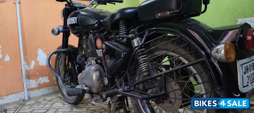 Black Royal Enfield Bullet 350