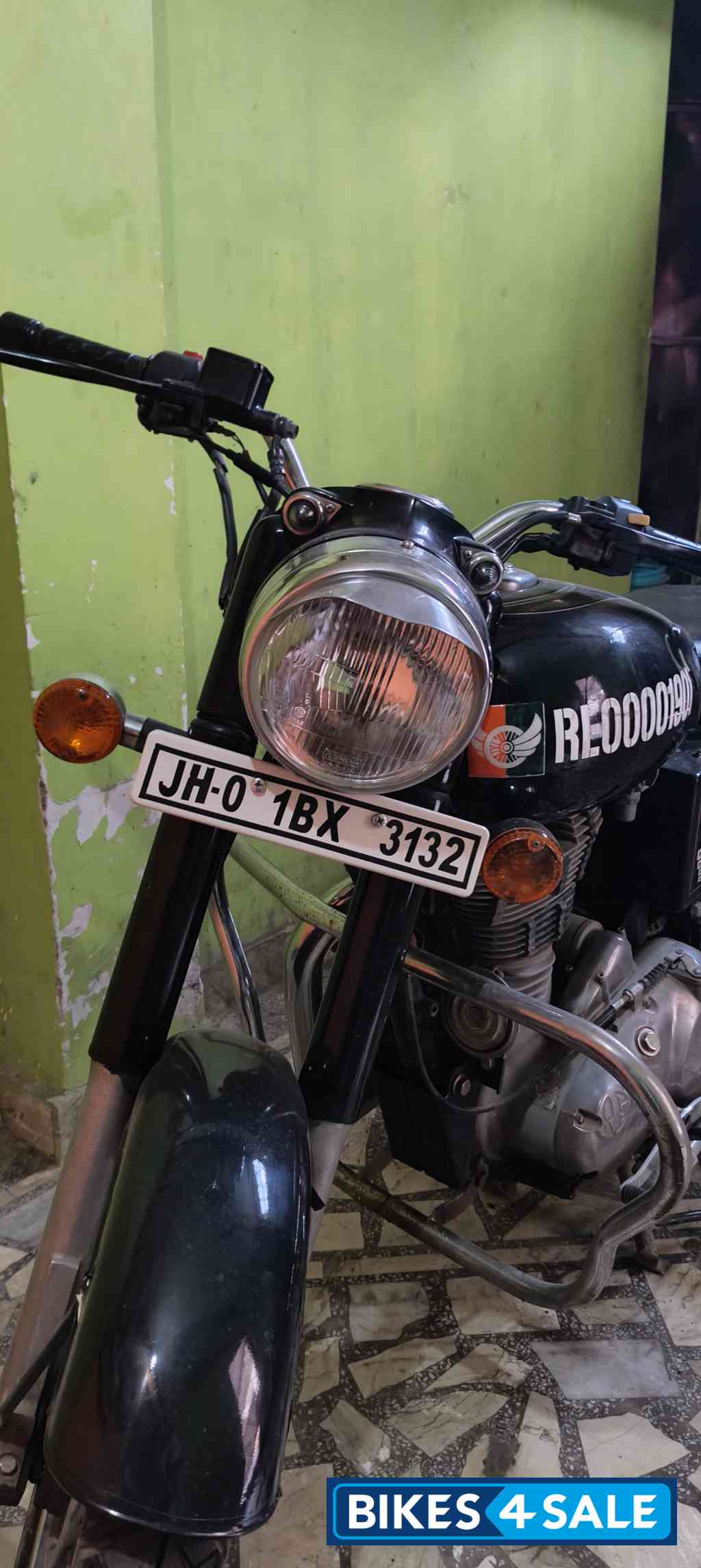 Black Royal Enfield Bullet 350