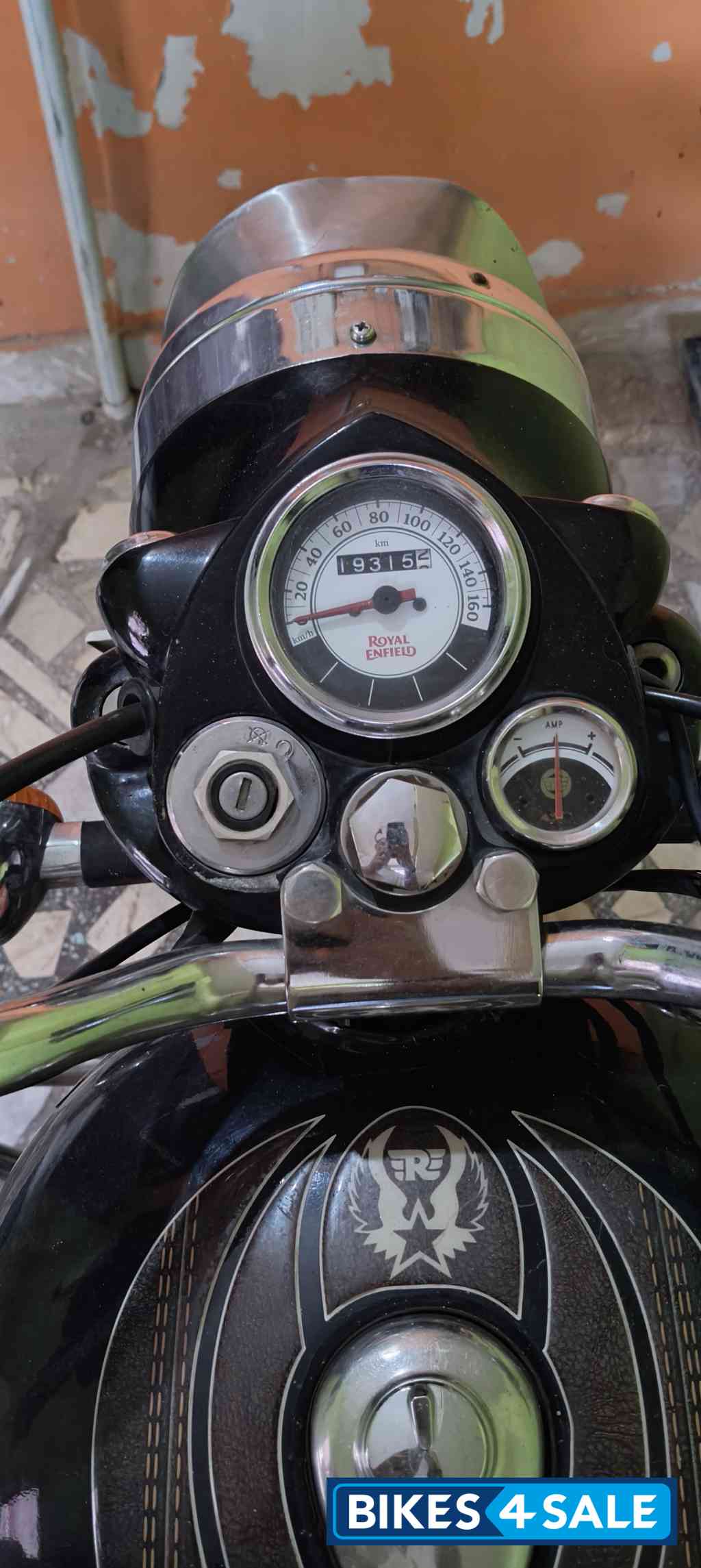 Black Royal Enfield Bullet 350