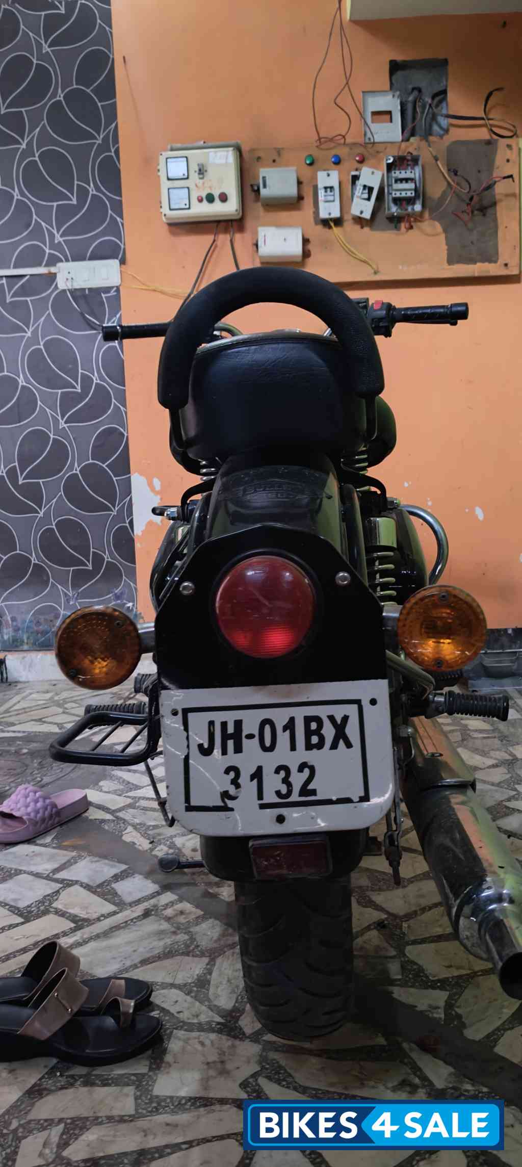 Black Royal Enfield Bullet 350