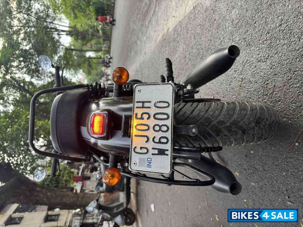 Black With Grey Jawa 42 Dual Channel ABS Cosmic Carbon