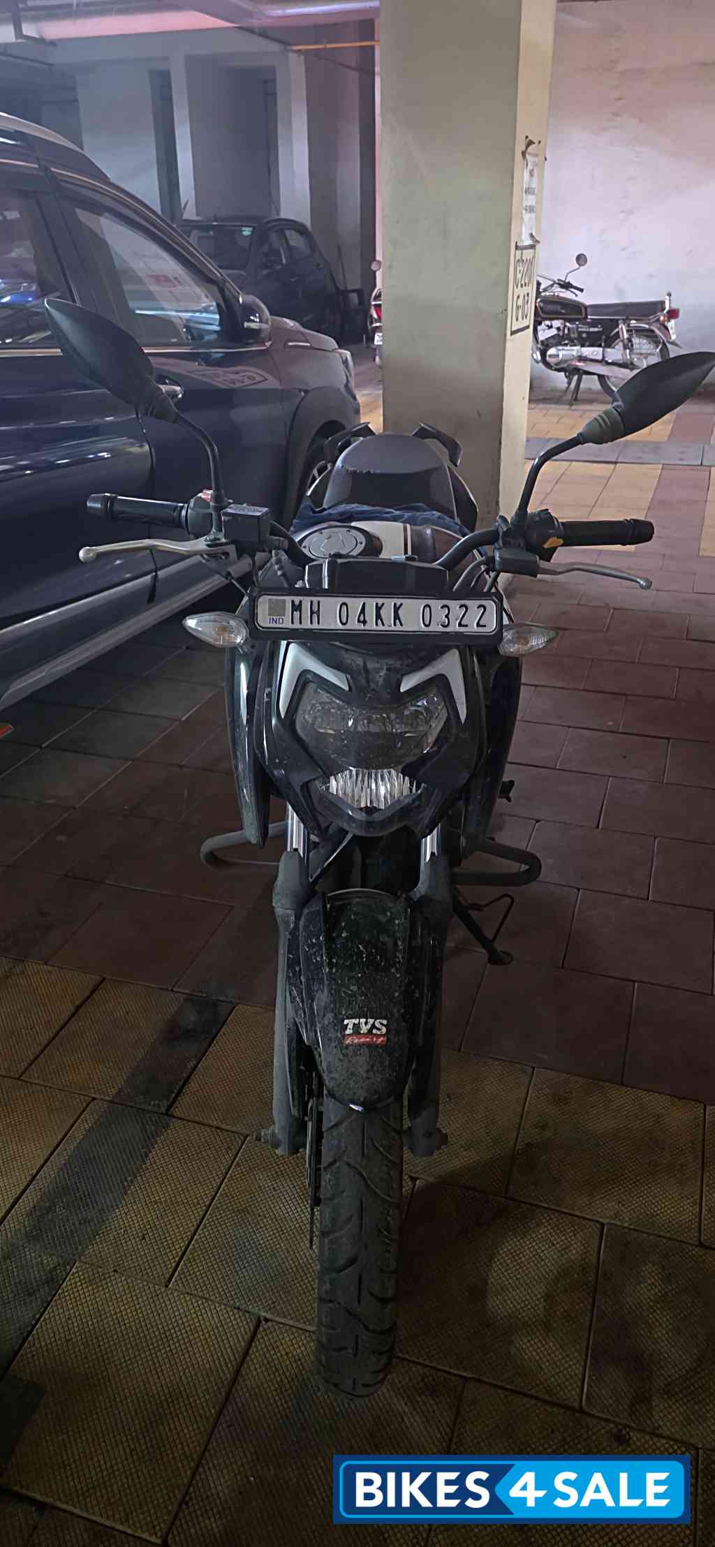 Black TVS Apache RTR 160 4V BS6