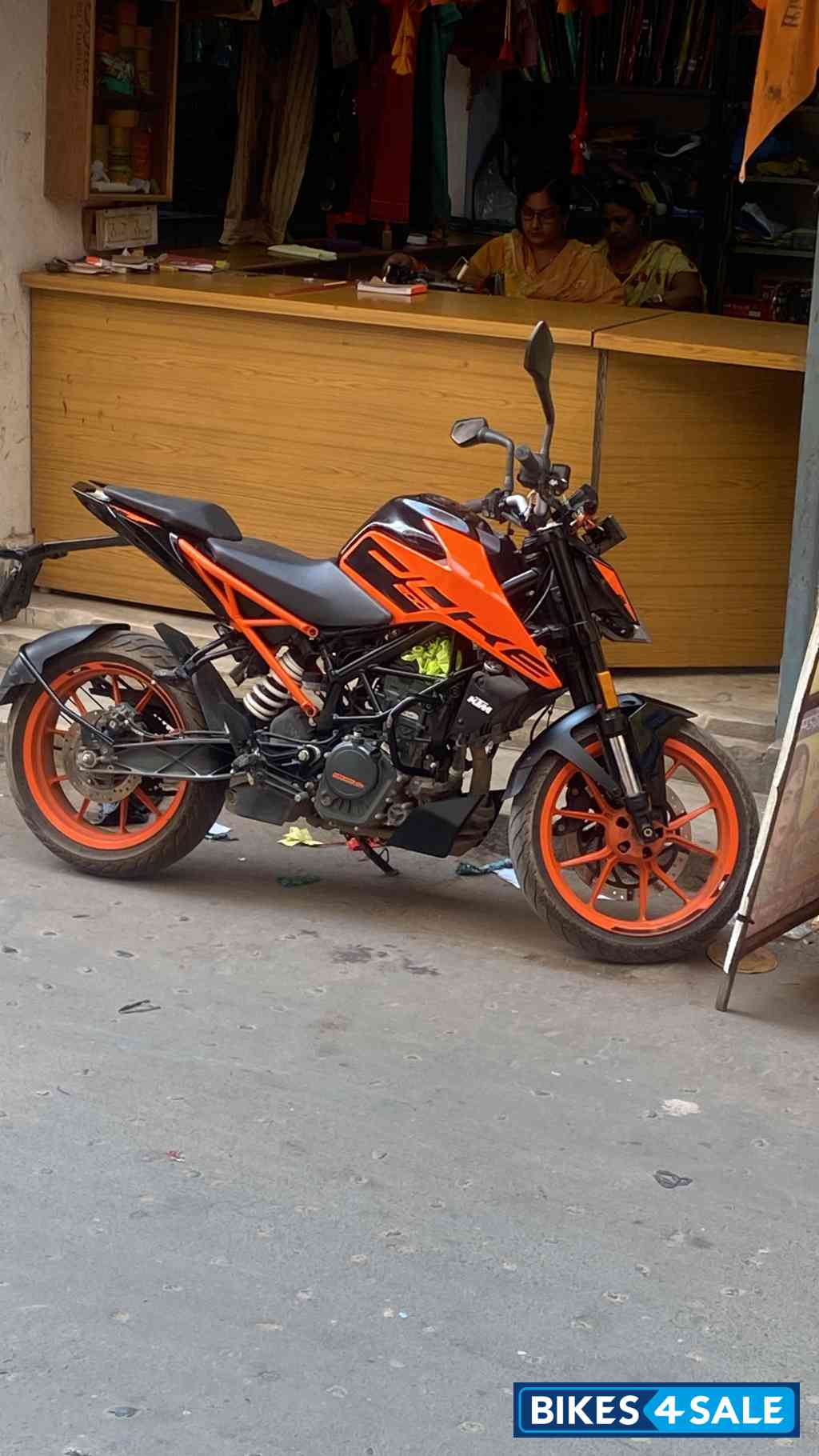 Orange KTM Duke 200
