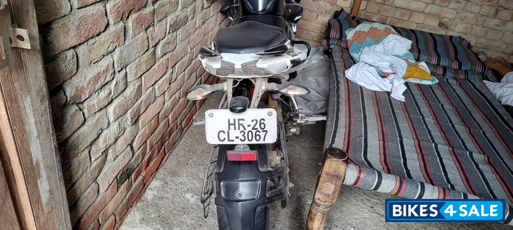 Bajaj Pulsar 200 NS Bajaj Pulsar 200 NS