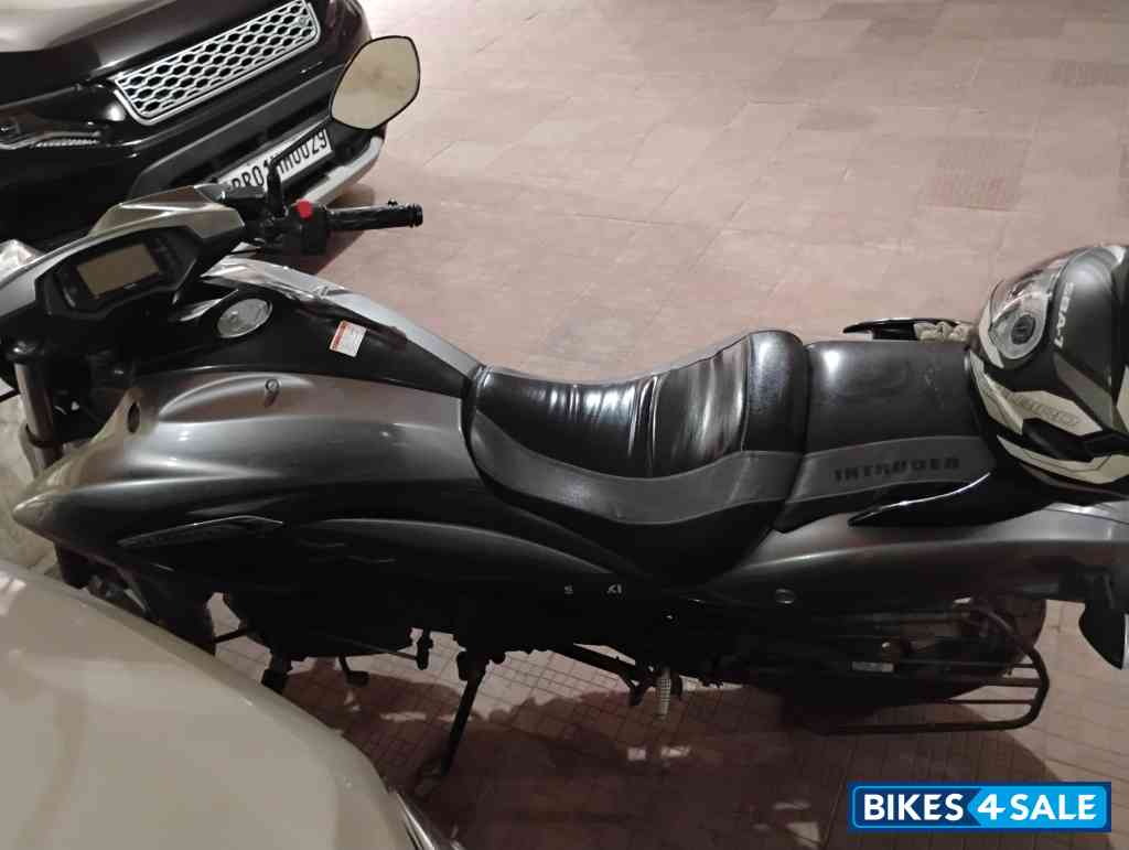 Grey Suzuki Intruder 150