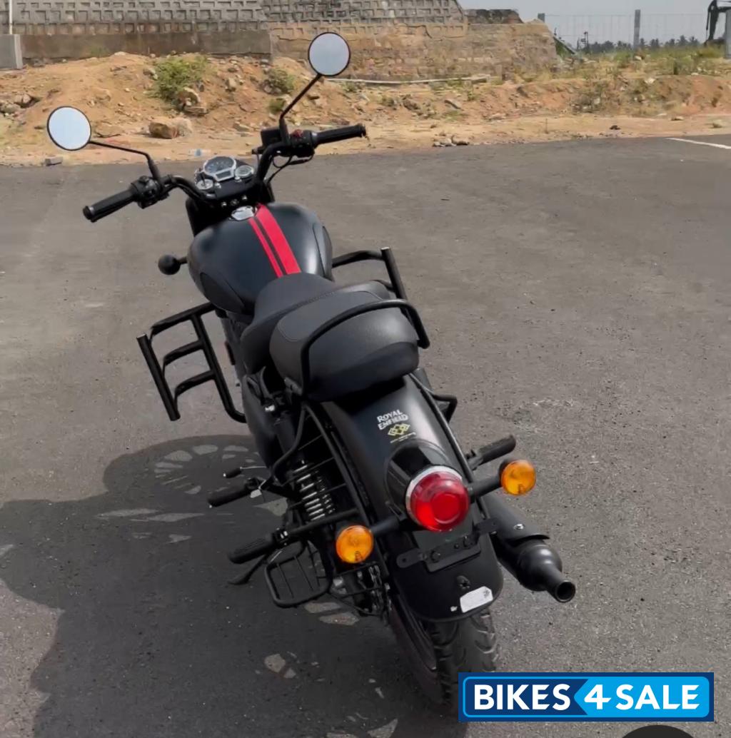 Black Royal Enfield Classic 350 Dual Channel BS6